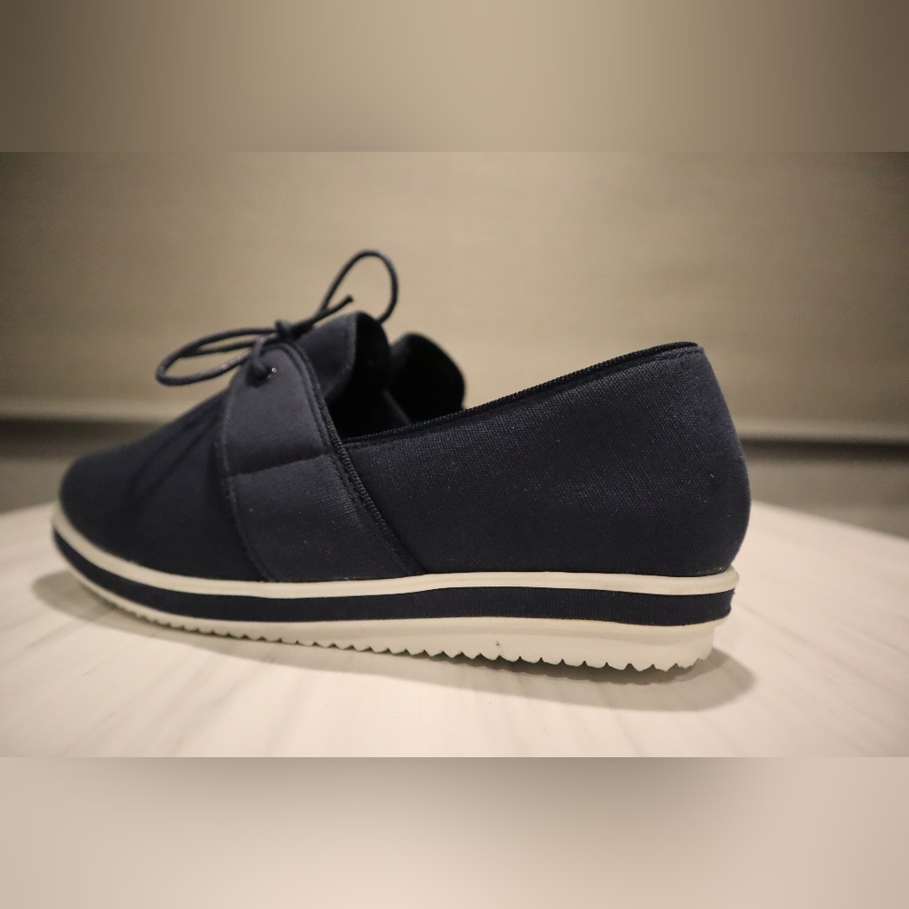 Shoes - Picture 4 of 4